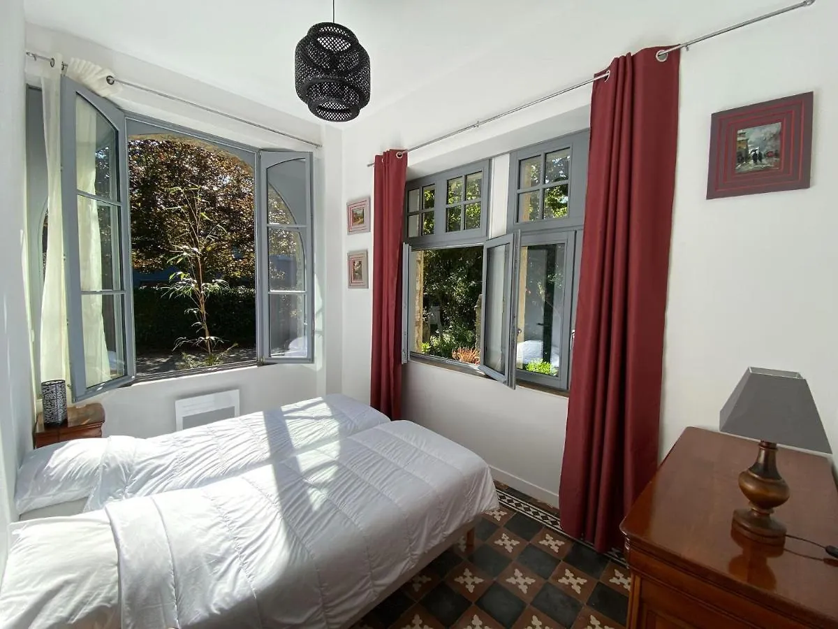 Superb Holiday Home, 250M Beach Riec-sur-Bélon