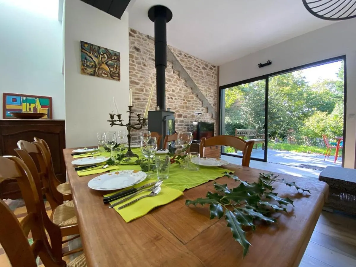 Superb Holiday Home, 250M Beach Riec-sur-Bélon 0*,