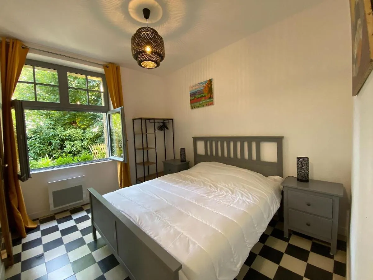 Superb Holiday Home, 250M Beach Riec-sur-Bélon Fransa