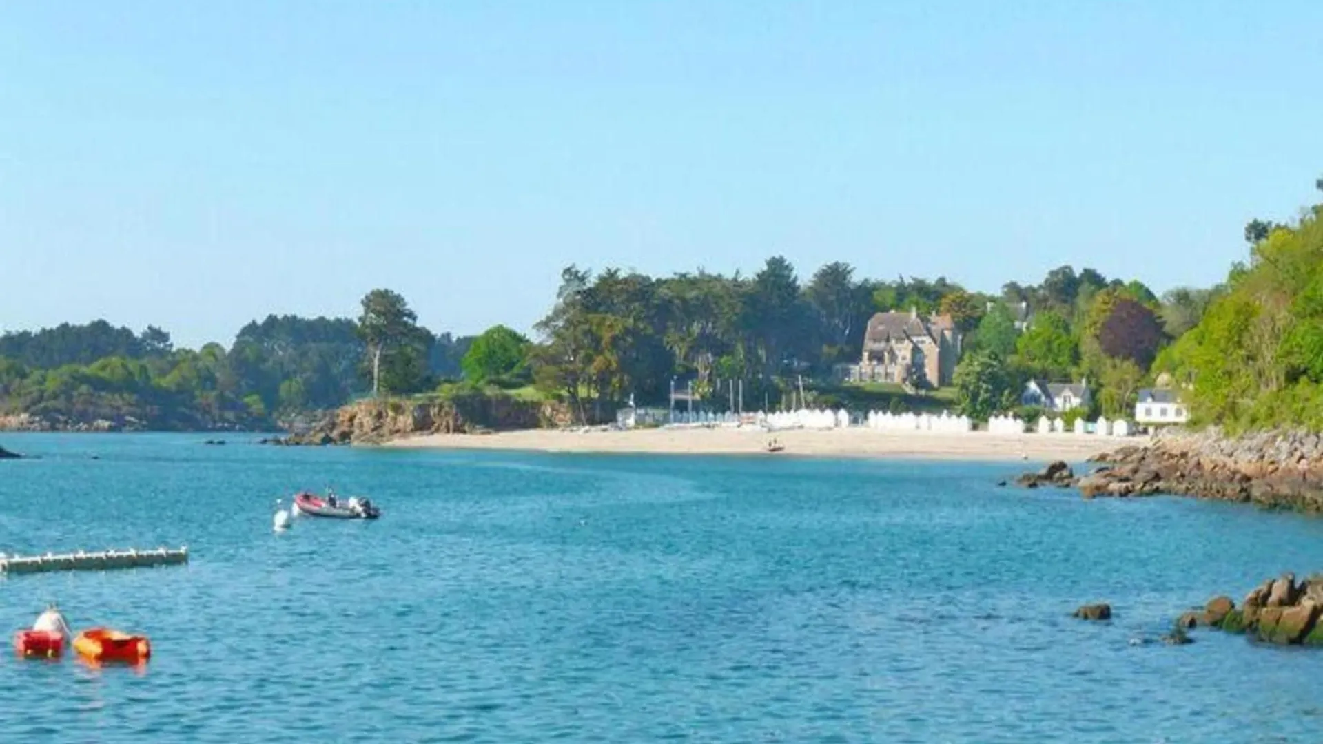 Superb Holiday Home, 250M Beach Riec-sur-Bélon Fransa